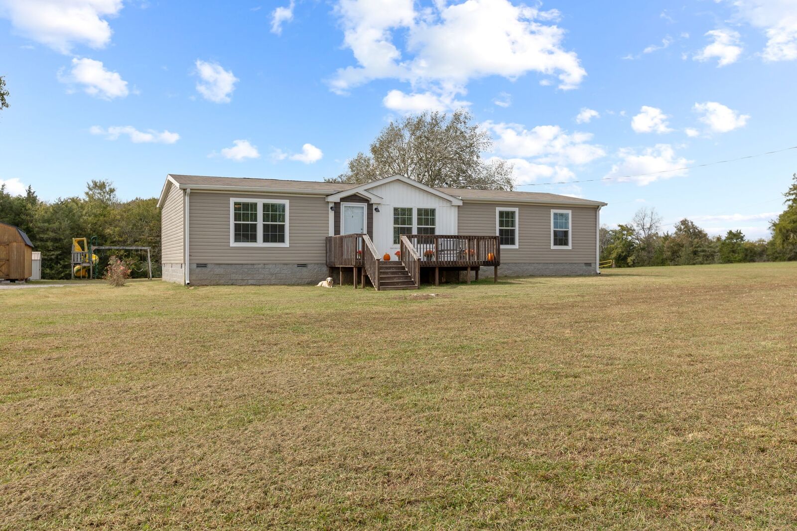 Property Photo: 245 Henslee Rd TN 37160