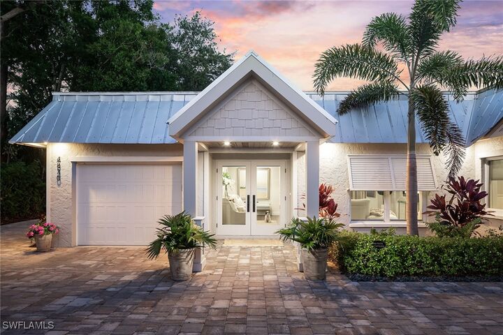 Property Photo:  4830 West Boulevard  FL 34103 