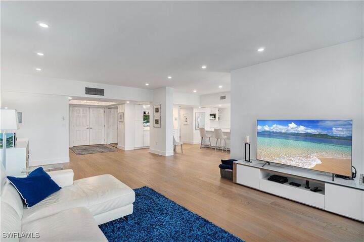 Property Photo:  4031 Gulf Shore Boulevard N 22  FL 34103 