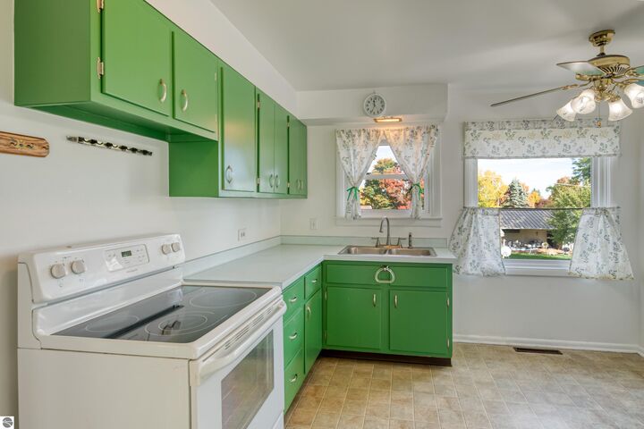 Property Photo: 10151 E Grandview Road MI 49684