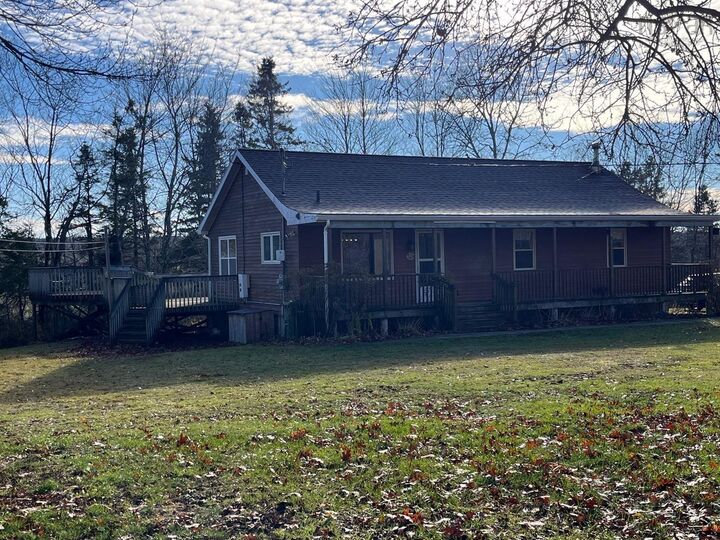 Property Photo:  33 Kirk Road  NS B0N 1C0 