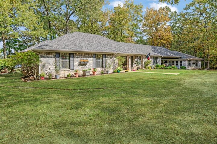 Property Photo:  717 Hidden Lake Drive  TX 75473 