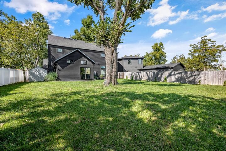 Property Photo: 715 NW 8th Street AR 72712