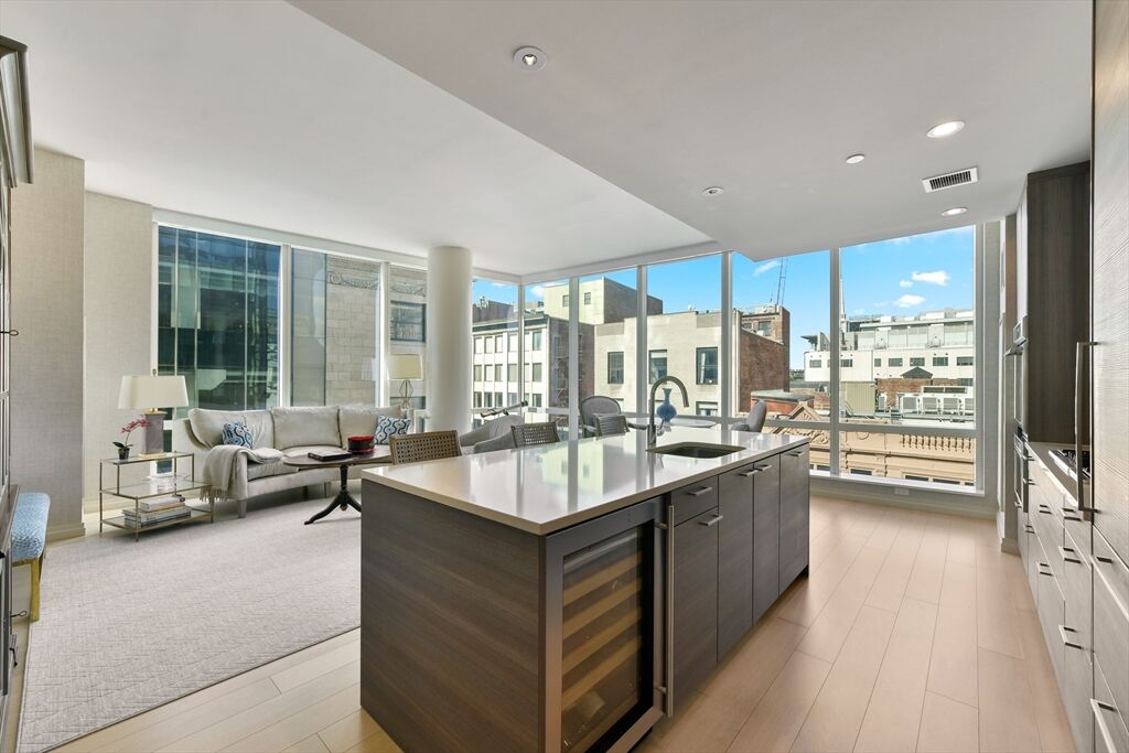 Property Photo:  1 Franklin Street 1003  MA 02110 