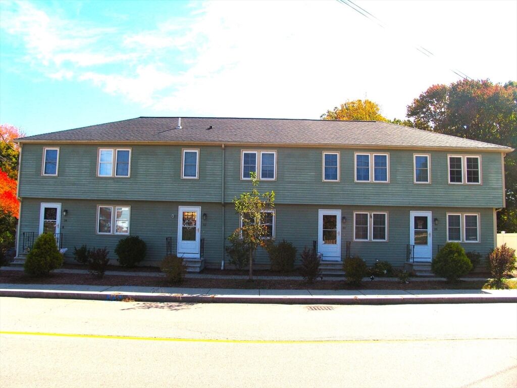 Property Photo: 24 Crescent St 6 MA 01588