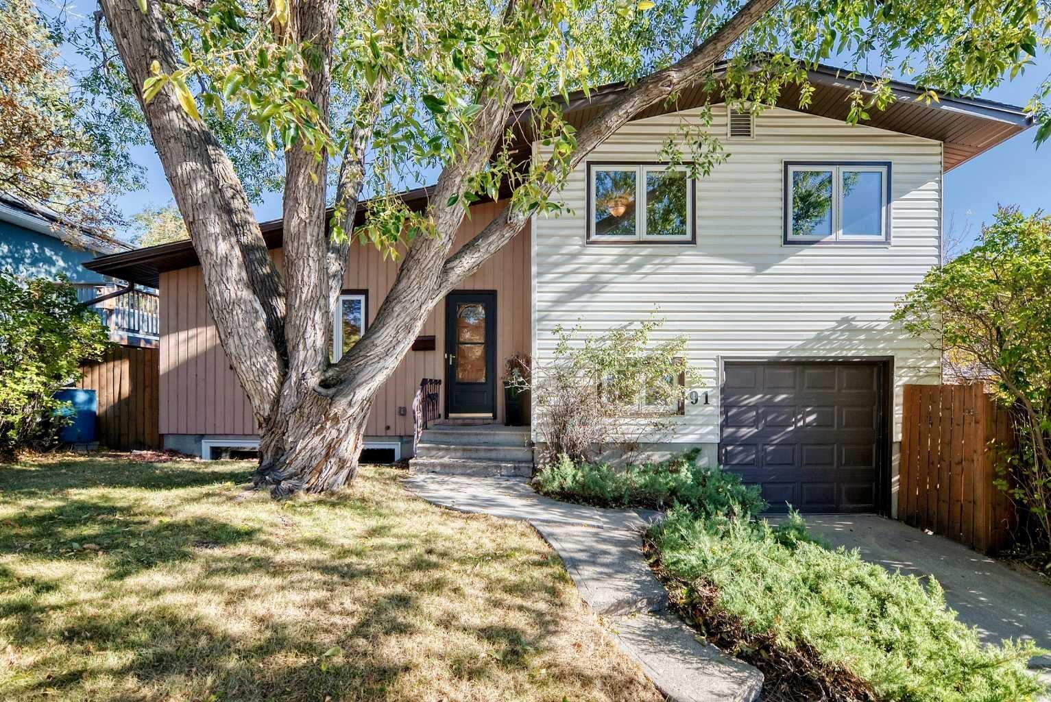 Property Photo: 91 Chisholm Crescent NW AB T2L 0Y9