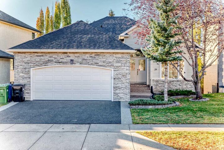 29 Simcoe Gate SW  Calgary AB T3H 4K6 photo