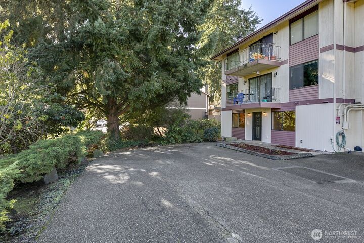 Property Photo: 2418 Euclid Avenue WA 98203
