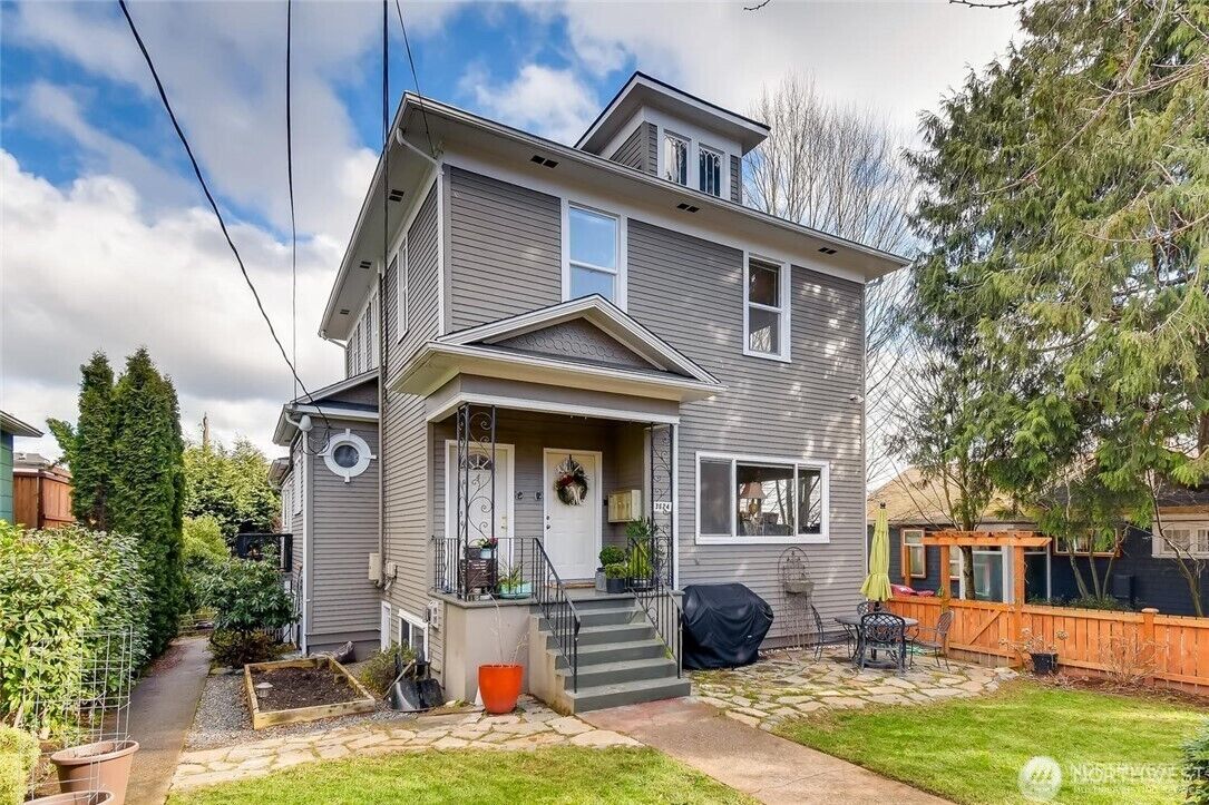 Property Photo:  3624  Whitman Avenue N 4  WA 98103 