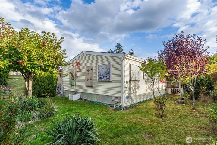 404 NE Saturn Lane  Bremerton WA 98311 photo