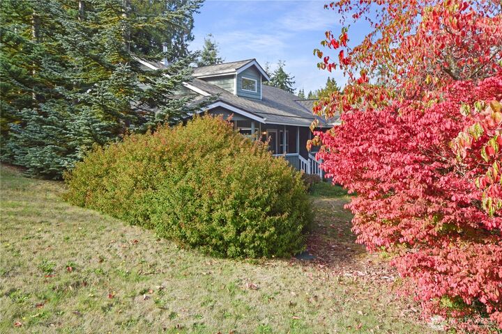 Property Photo:  4294  Siana Place SE  WA 98366