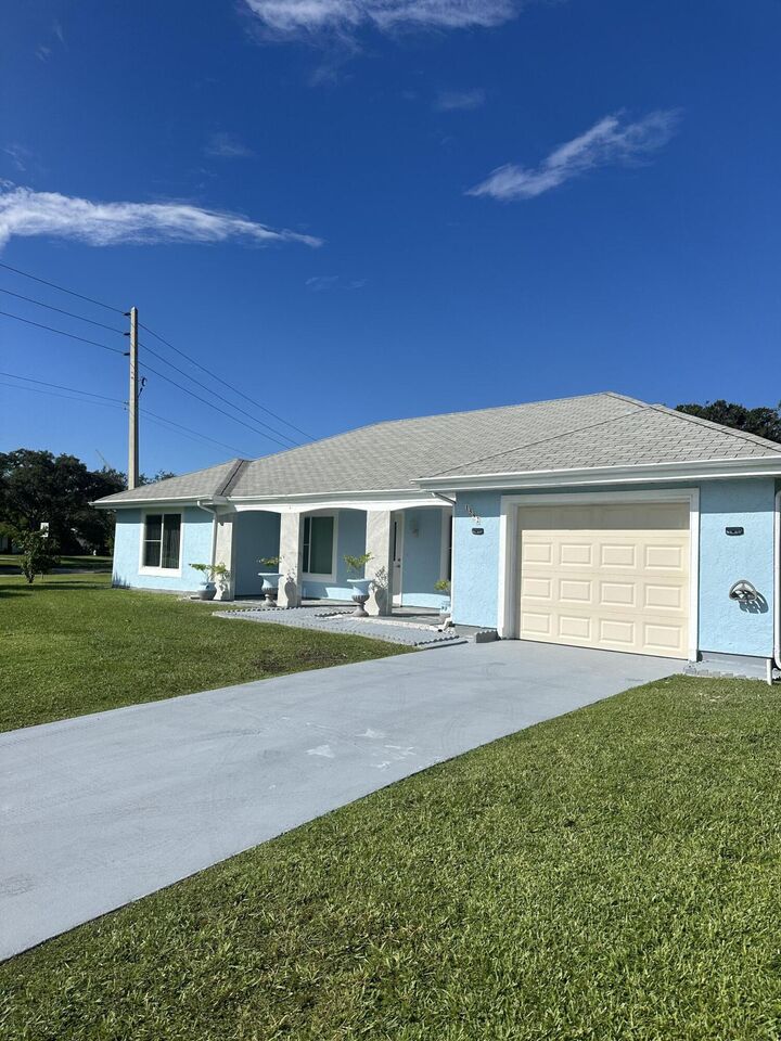 Property Photo: 1592 SE Burning Court FL 34952