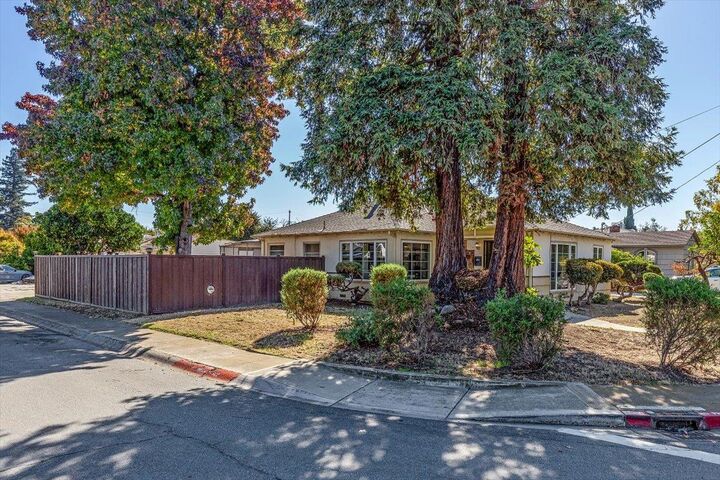 Property Photo:  502 Macarthur Avenue  CA 95128 