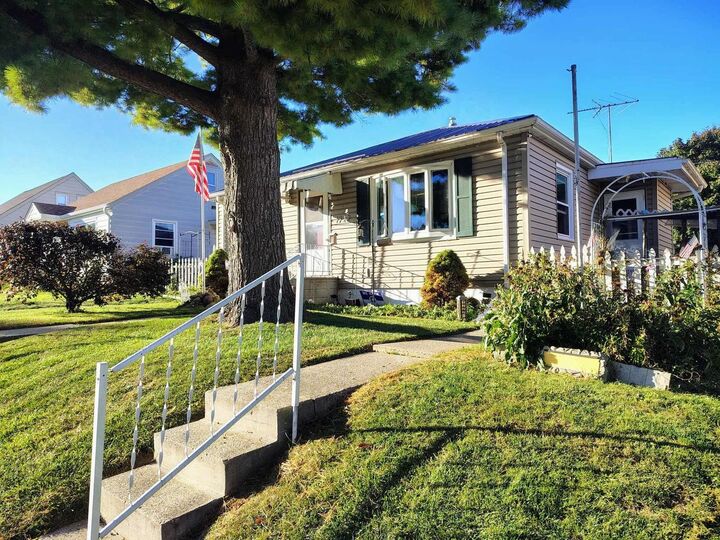1722 Manitoba Avenue  South Milwaukee WI 53172 photo