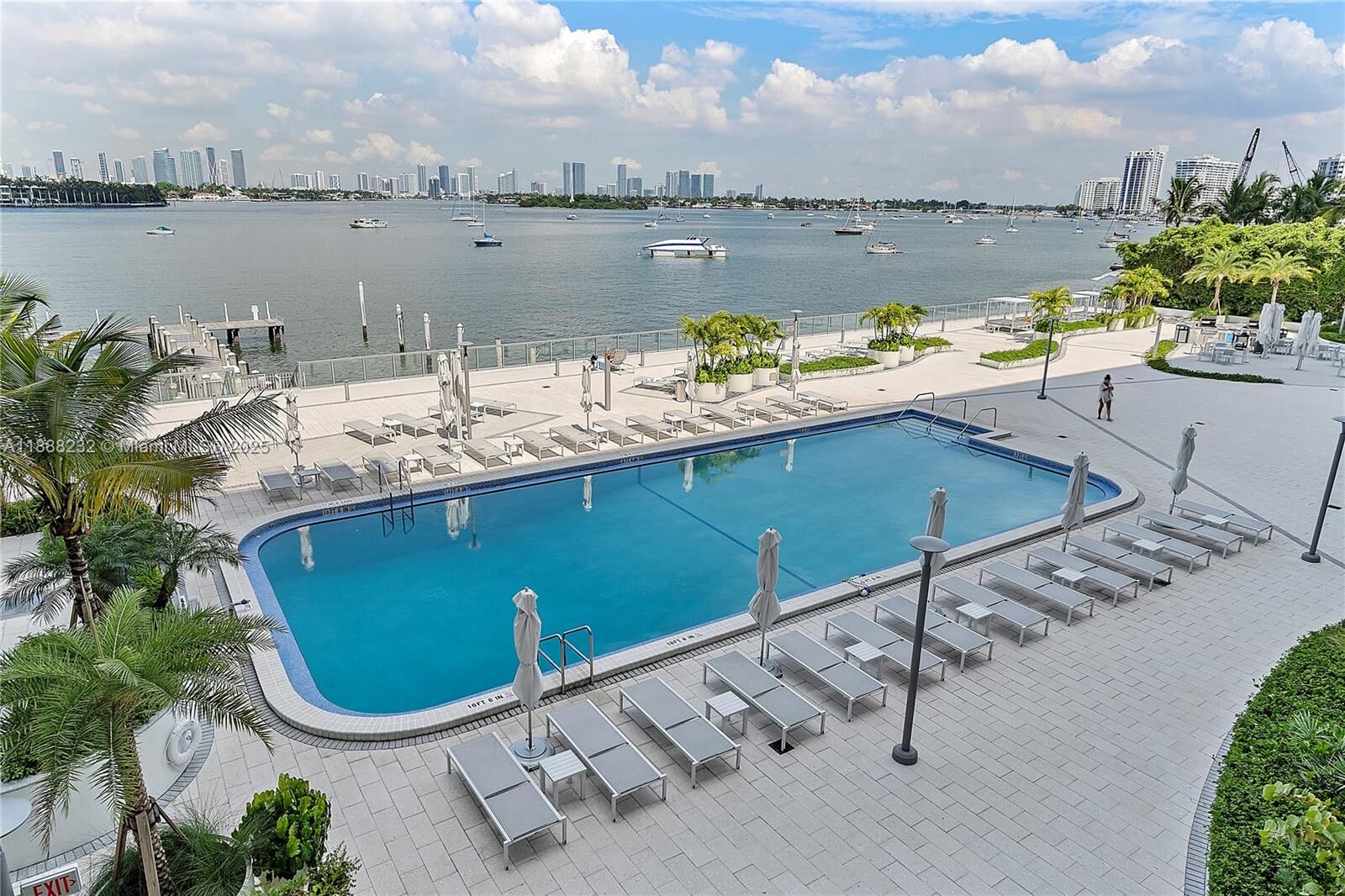 Property Photo: 1000 West Ave 319 FL 33139