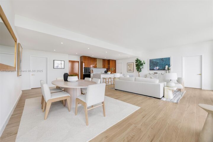 Property Photo:  2678 Tigertail Ave 1706  FL 33133 