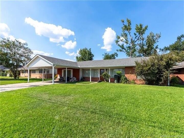 914 Holly Street  Lake Charles LA 70601 photo