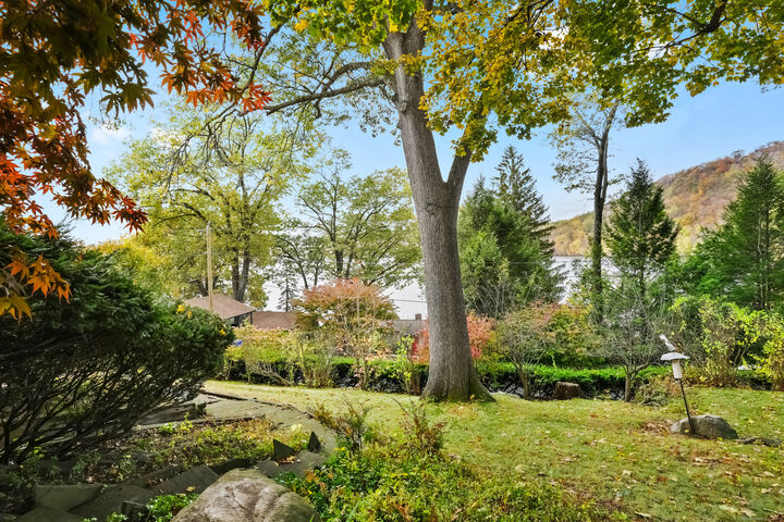 Property Photo:  4 Beachside Drive  CT 06776