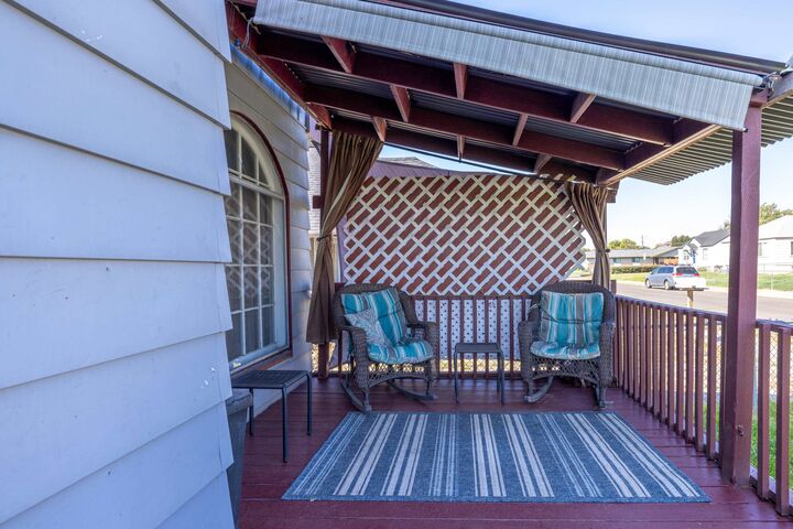 Property Photo: 824 E Gordon Ave WA 99207