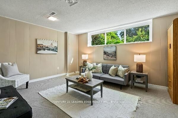 Photo de la propriété:  533 Arnhem Drive  ON L1G 2J2 