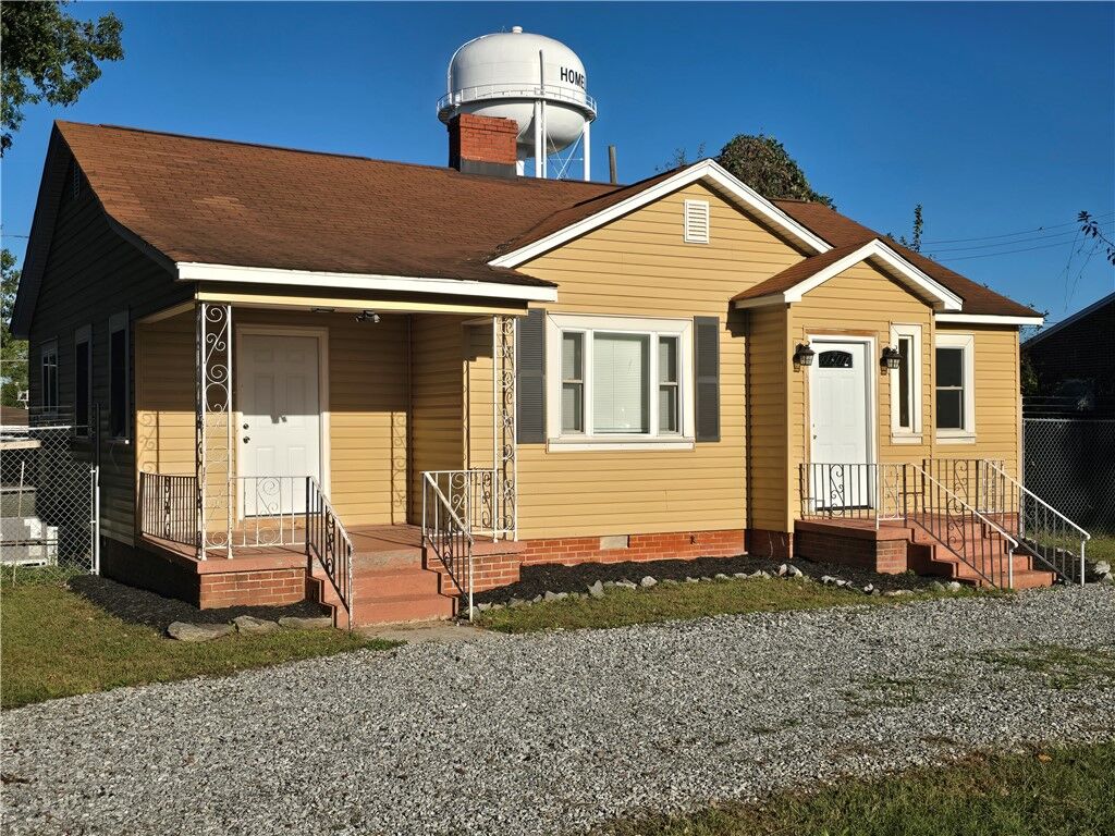 Property Photo:  3016 S Main Street  SC 29624 