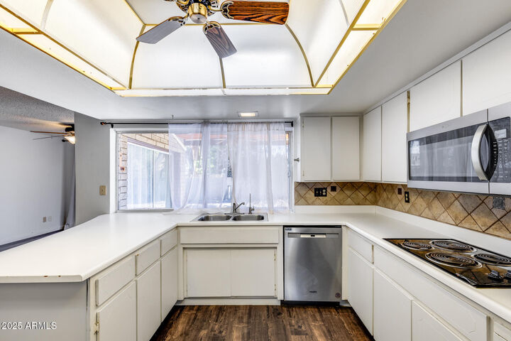 Property Photo:  4518 W Vista Avenue  AZ 85301 