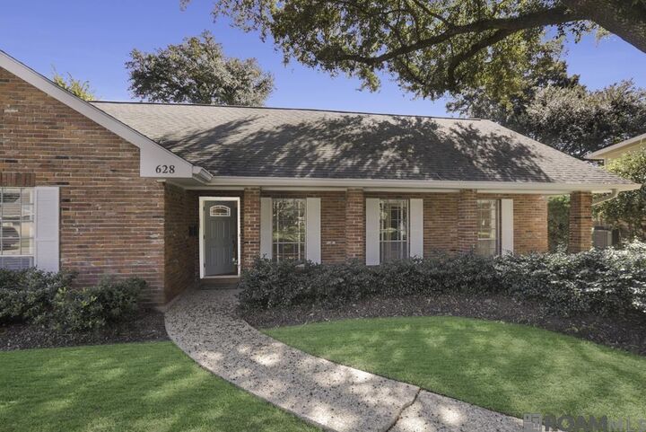Property Photo:  628 College Hill Dr  LA 70808 