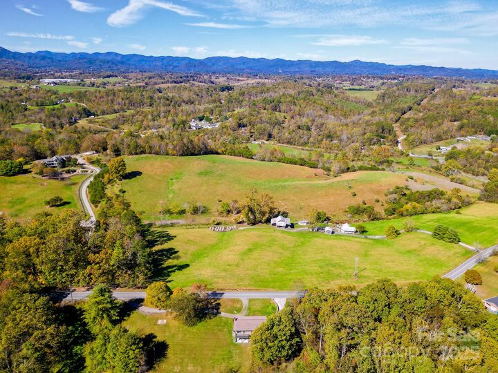 Property Photo:  1248 Jenkins Valley Road  NC 28701