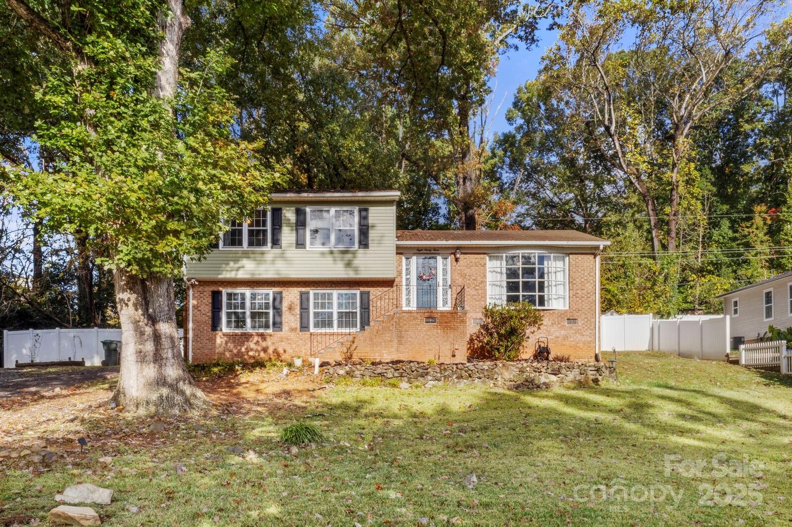 Property Photo:  893 Ragin Lane  SC 29732
