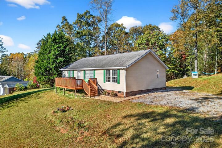 Property Photo:  157 Blue Bird Meadows Drive  NC 28761