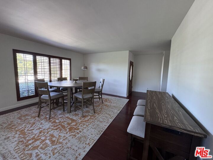 Property Photo:  2925 Dona Susana Dr  CA 91604