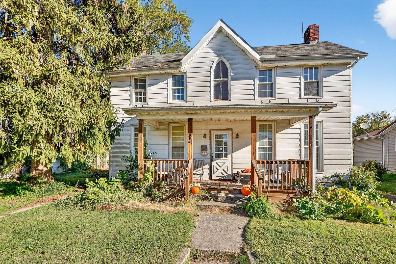 Property Photo: 374 E Franklin Street OH 43113