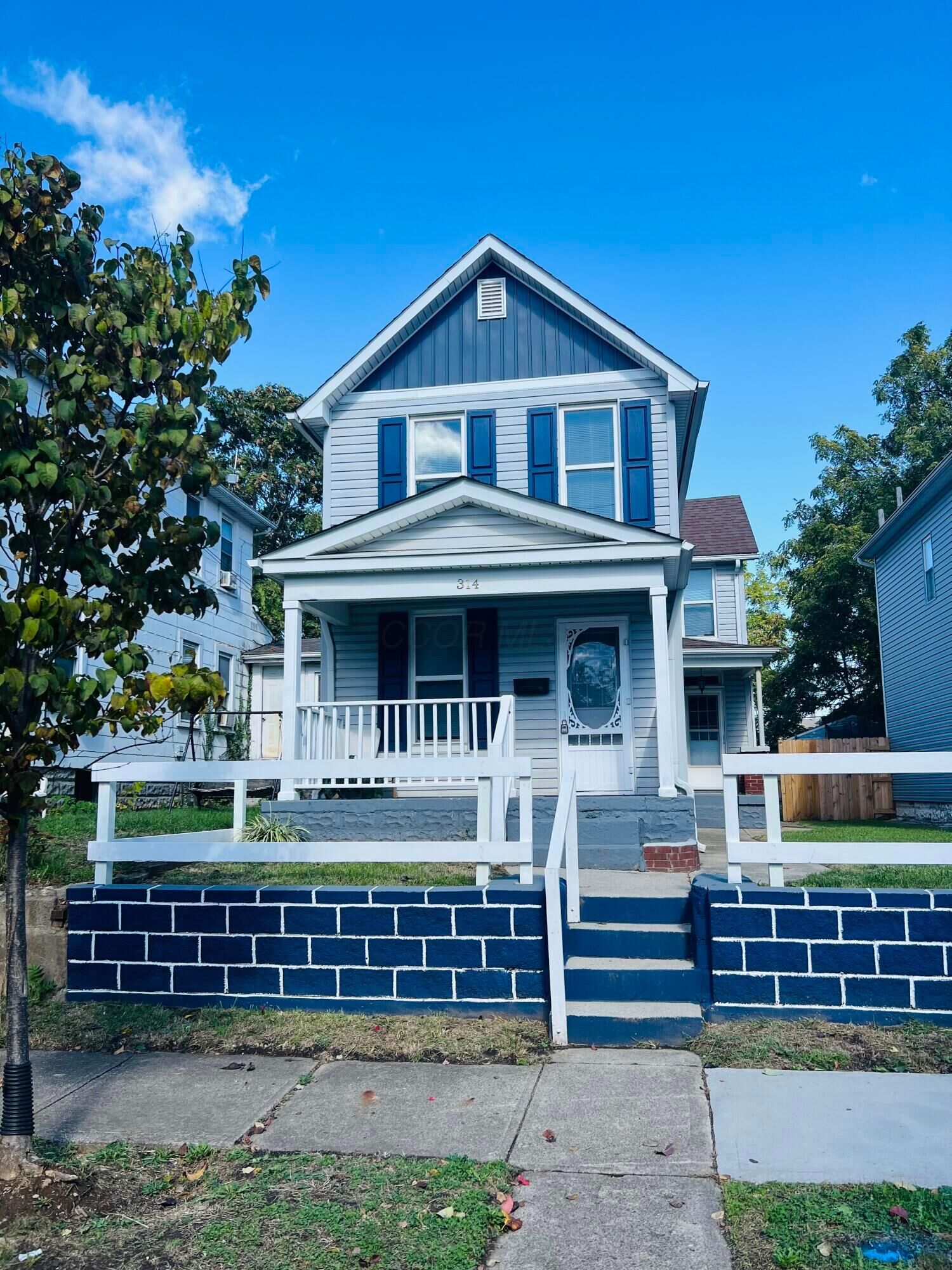 Property Photo:  314 E Woodrow Avenue  OH 43207