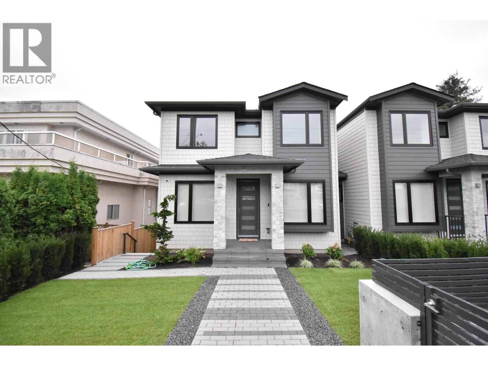 Property Photo:  6252 Kitchener Street  BC V5B 2J4 