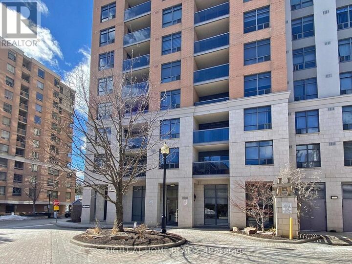 Property Photo: 880 Grandview Way 1509 ON M2N 7B2