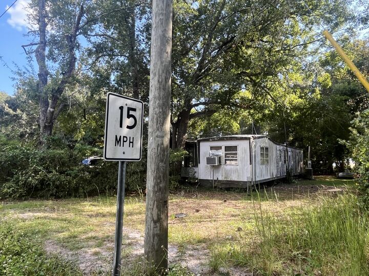 Property Photo:  75 Hankins Road  FL 32439 