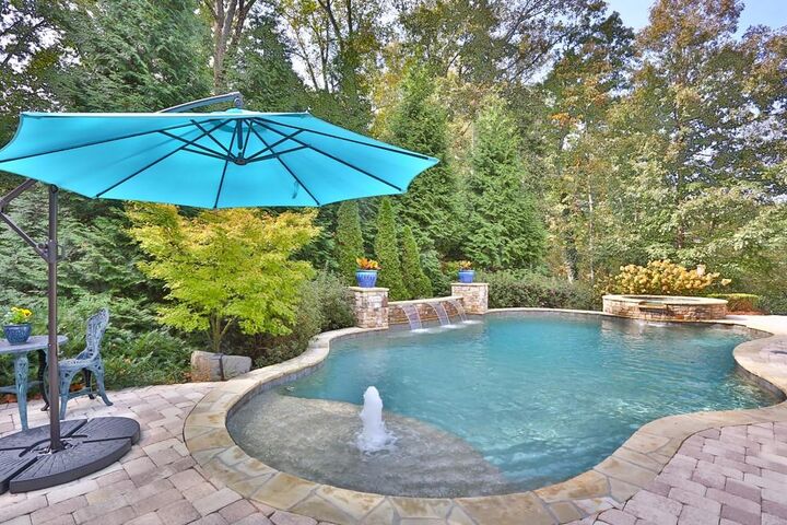 Property Photo: 10225 Worthington Manor GA 30024