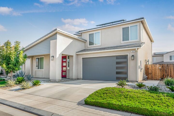 Property Photo: 503 Cathedral Court S CA 93636