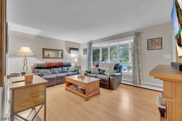 Property Photo:  13 Iron Horse Dr  NJ 08551 