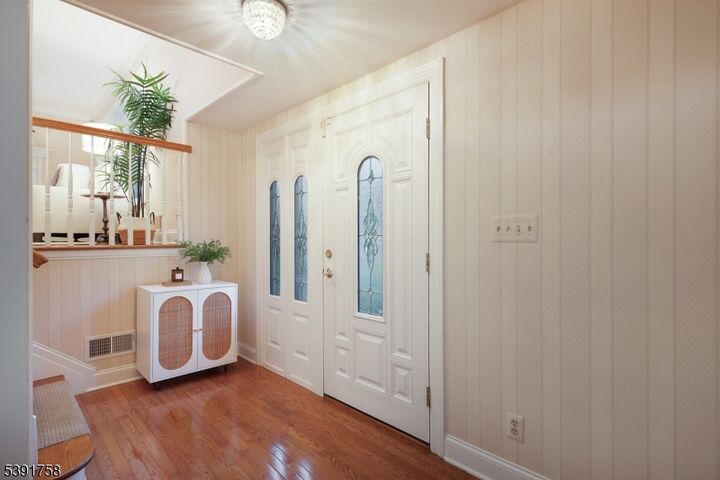 Property Photo:  11 Etmore Pl  NJ 07974