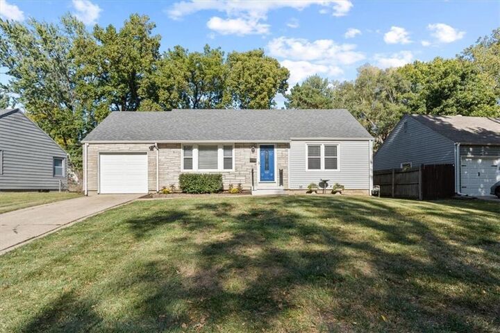 8808 W 81st Terrace  Overland Park KS 66204 photo