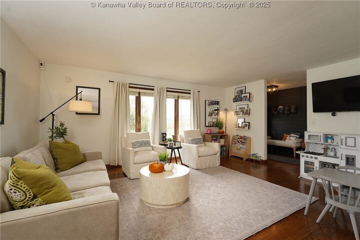 Property Photo:  5219 Dellway Drive  WV 25313 