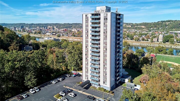 Property Photo:  1800 Roundhill Road 1704  WV 25314
