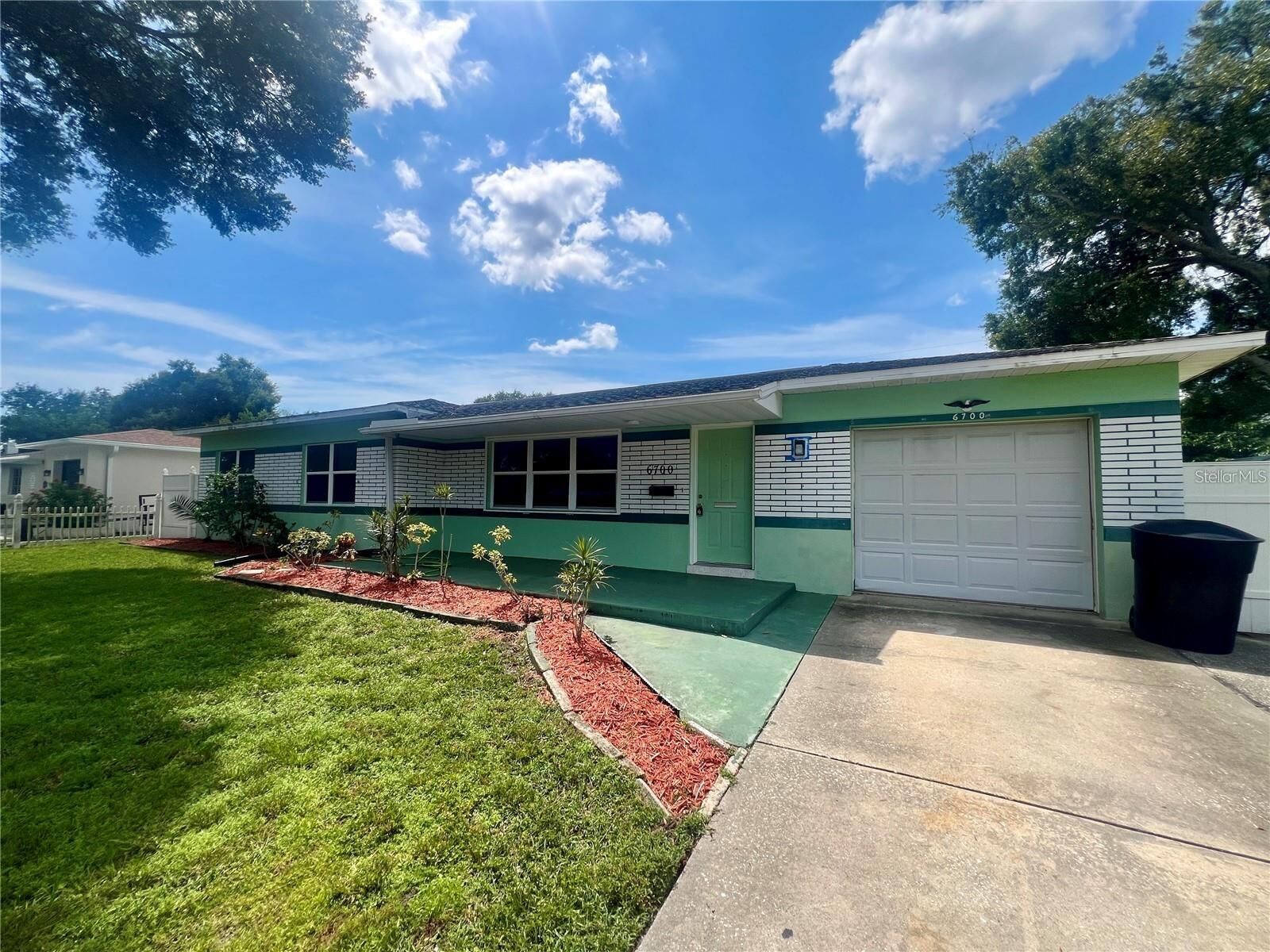 Property Photo: 6700 17th Lane N FL 33702