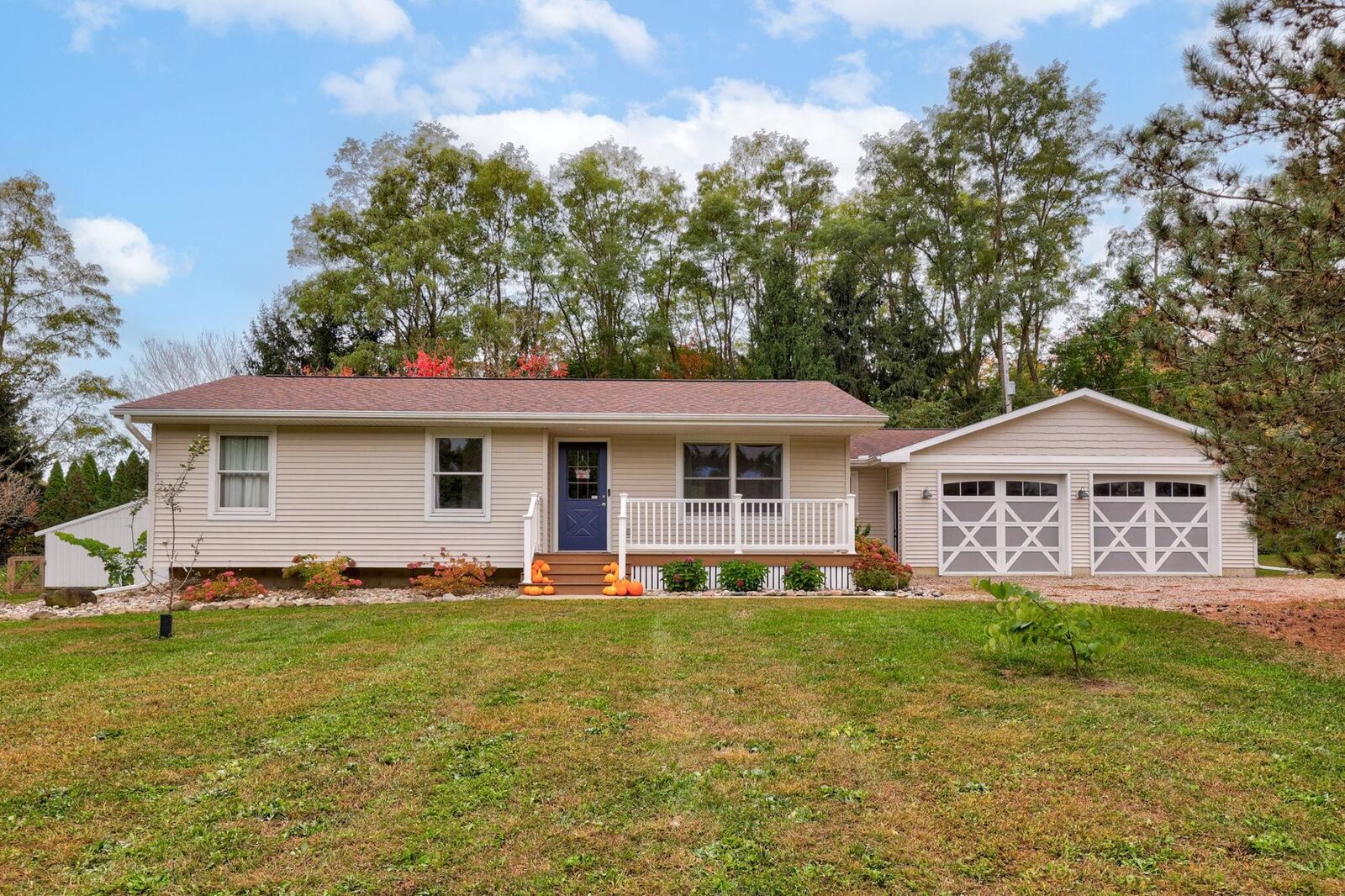 Property Photo: 7984 N Williams Road MI 48879