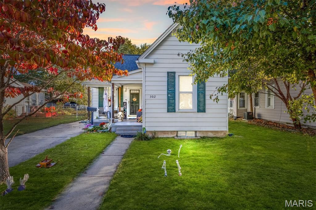 Property Photo: 302 N Taylor Avenue MO 63019