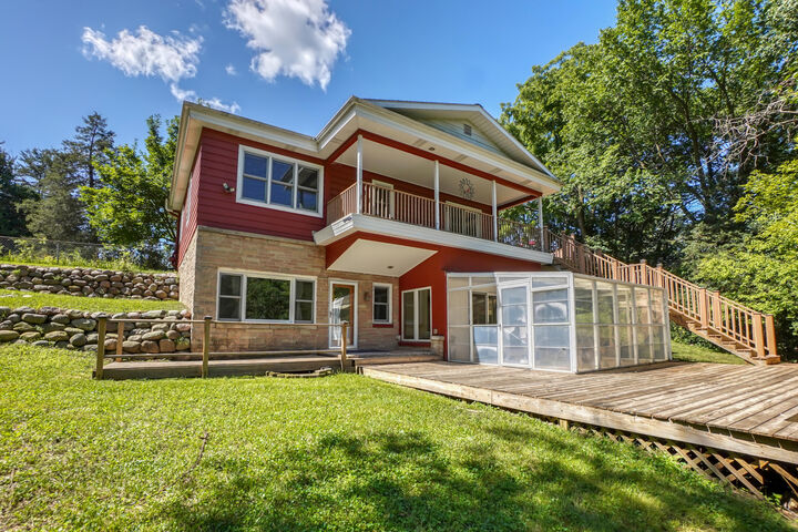 Property Photo: 2117 Hillside Dr WI 53018