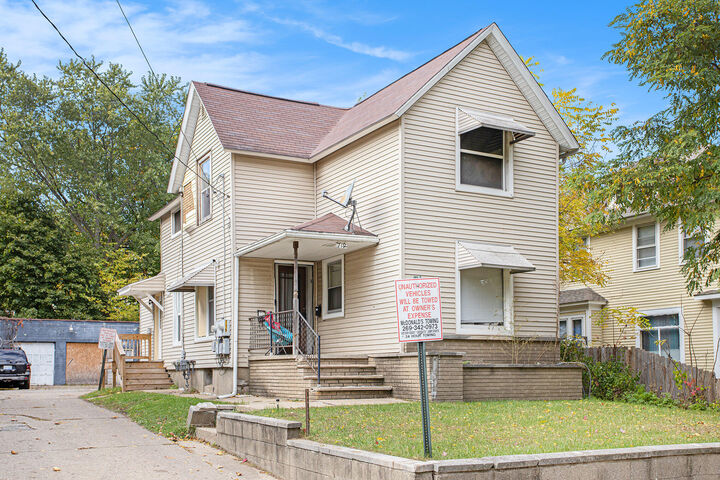 Property Photo:  719 Hazard  MI 49048 