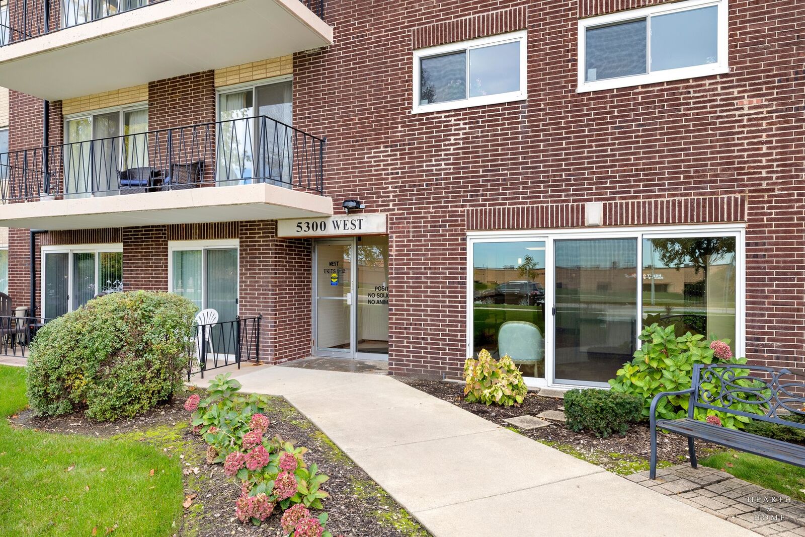 Property Photo: 5300 Walnut Avenue 12B IL 60515