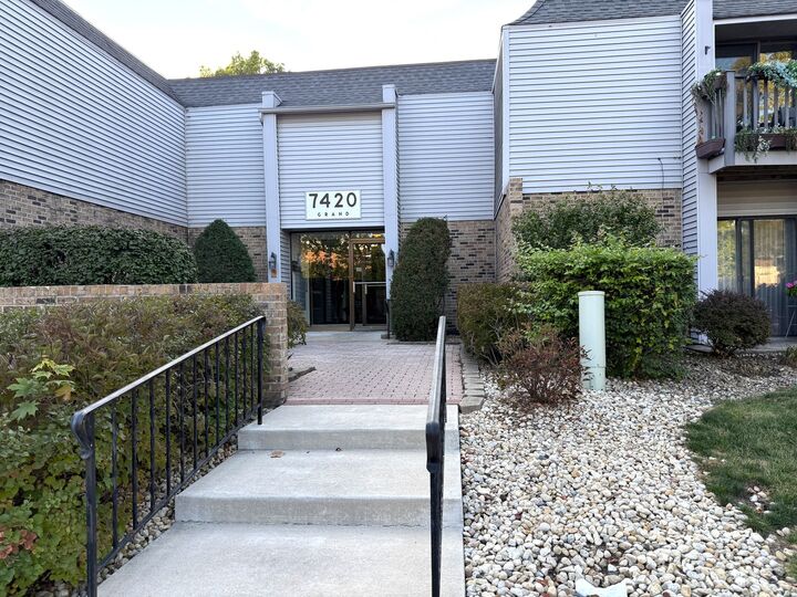 7420 Grand Avenue 102B  Downers Grove IL 60516 photo